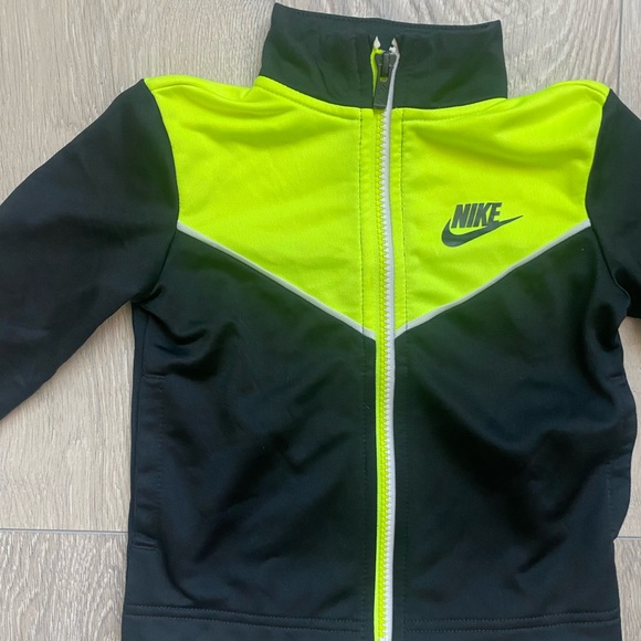 Nike Toddler Tracksuit - Size 2T - Picture 2 of 13